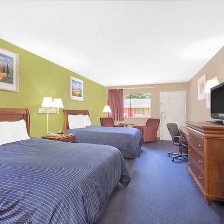Hotel Express Anniston/Oxford Экстерьер фото