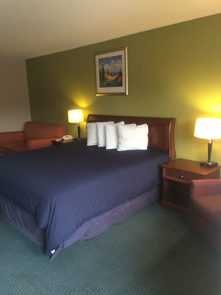 Hotel Express Anniston/Oxford Экстерьер фото