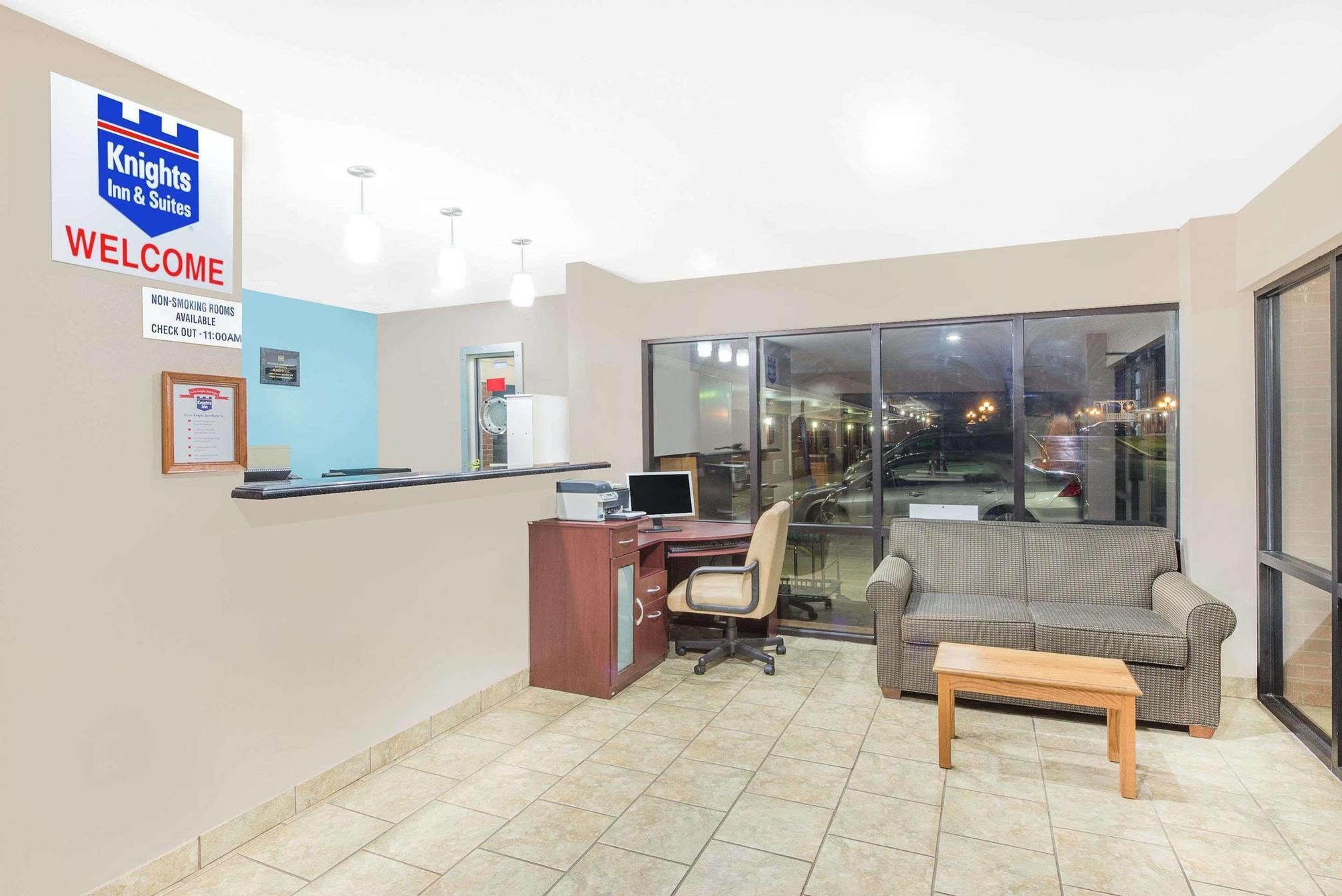 Hotel Express Anniston/Oxford Экстерьер фото