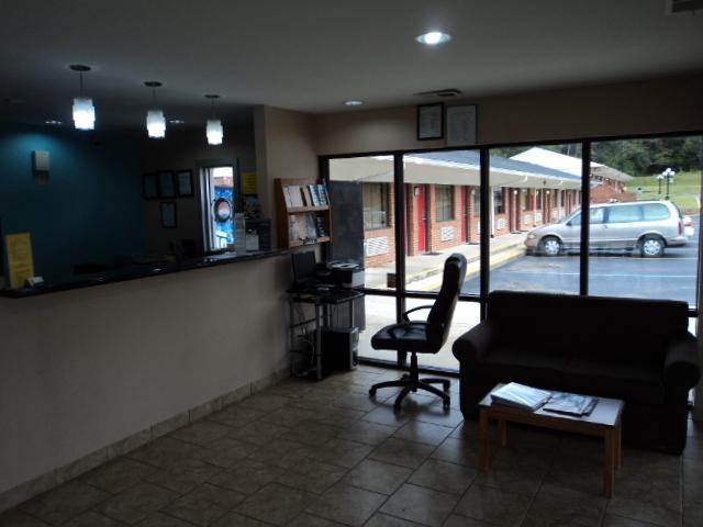 Hotel Express Anniston/Oxford Экстерьер фото
